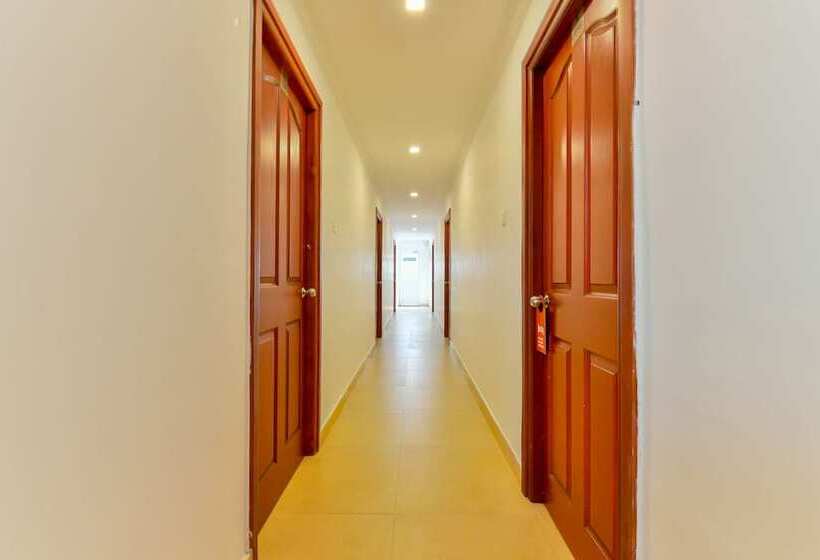 ホテル Puthens Capitol Inn, Ernakulam By Oyo