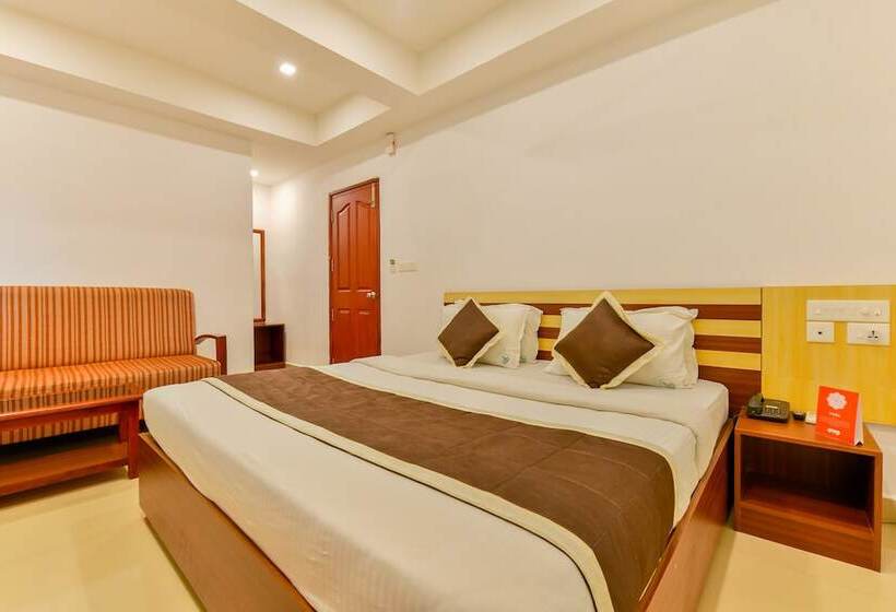 ホテル Puthens Capitol Inn, Ernakulam By Oyo