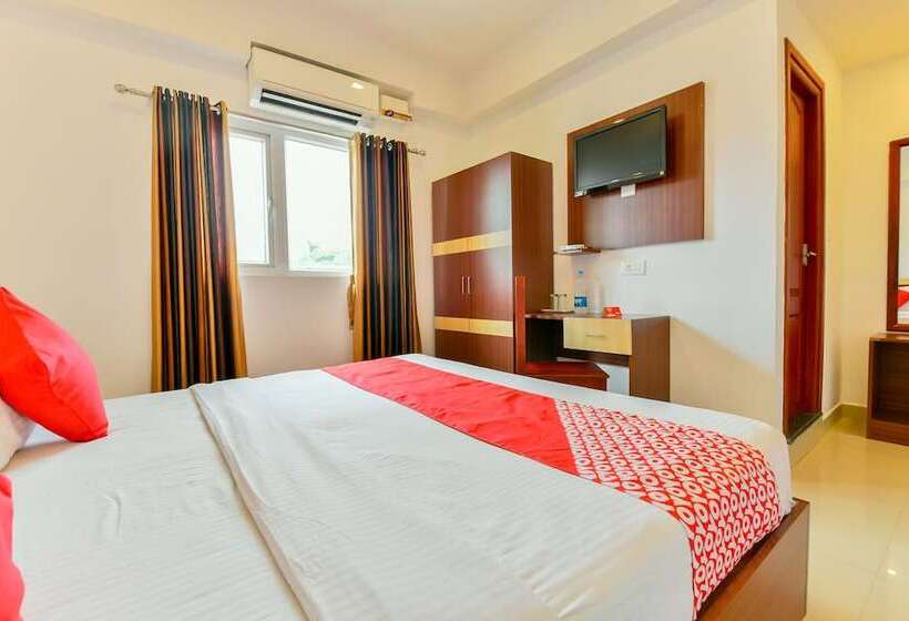 ホテル Puthens Capitol Inn, Ernakulam By Oyo