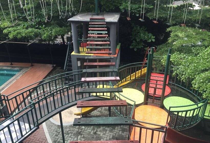 酒店 Rumah Stroberi Organic Farm And Lodge