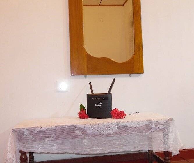 호텔 Sea Breeze Inn Talalla