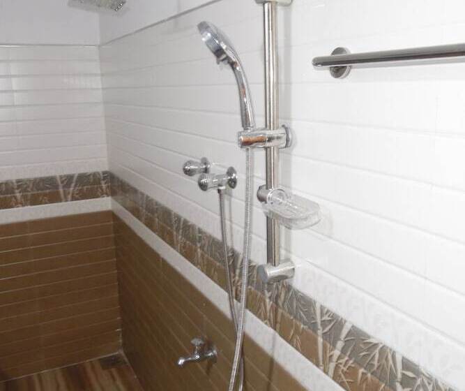 호텔 Sea Breeze Inn Talalla