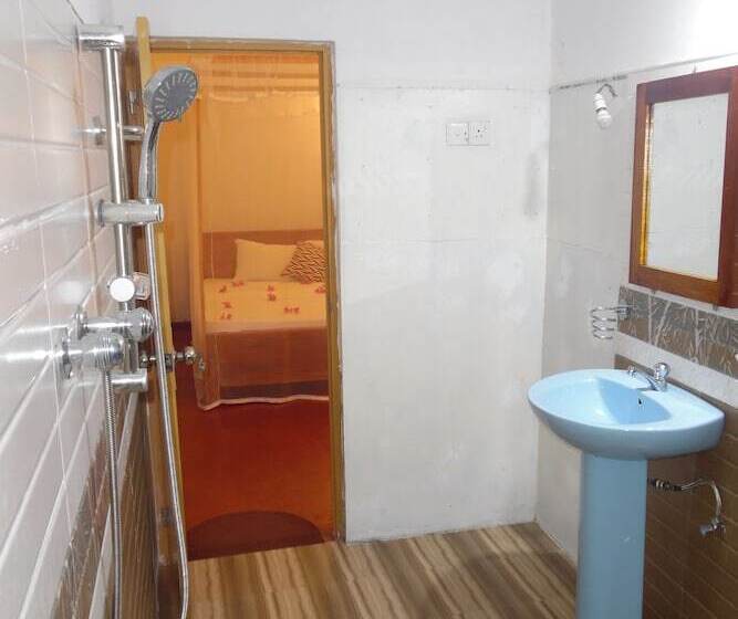 호텔 Sea Breeze Inn Talalla