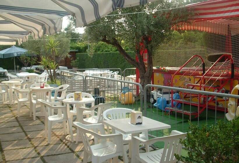 فندق Sena Park Village