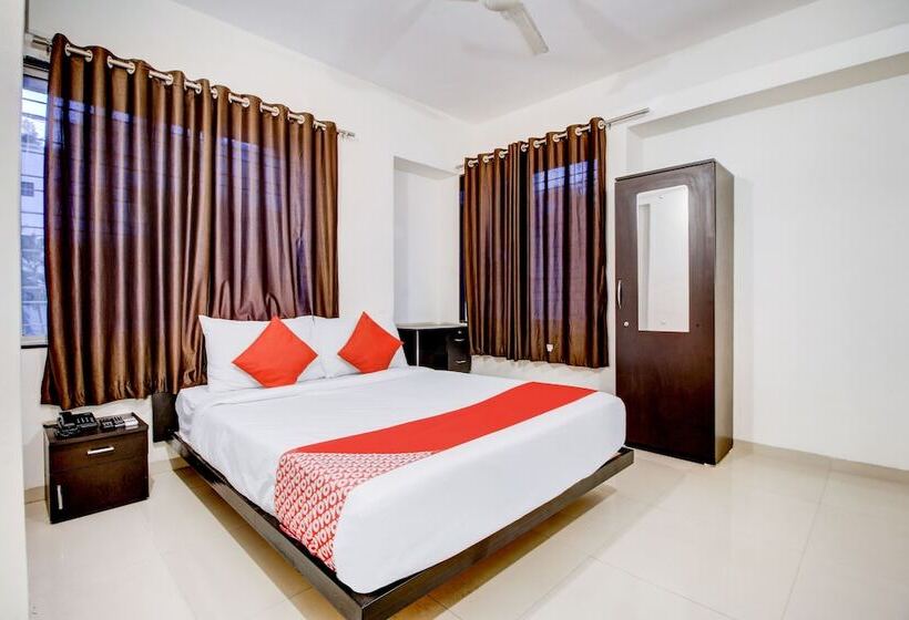 בית מלון כפרי Silverkey Balewadi By Oyo Rooms
