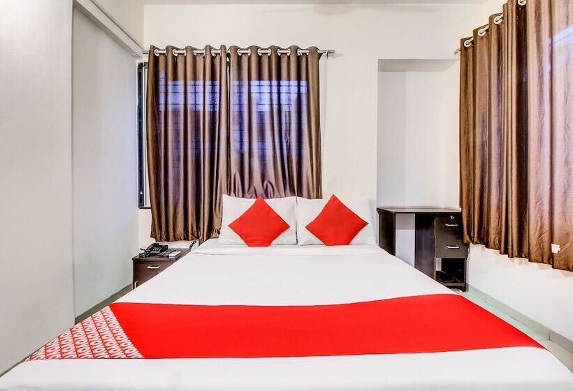 בית מלון כפרי Silverkey Balewadi By Oyo Rooms