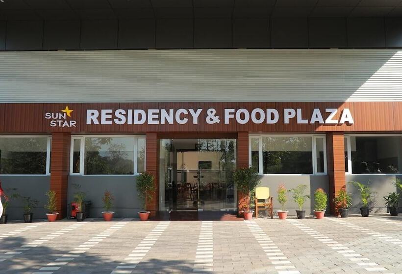 ホテル Sunstar Residency & Food Plaza Pala