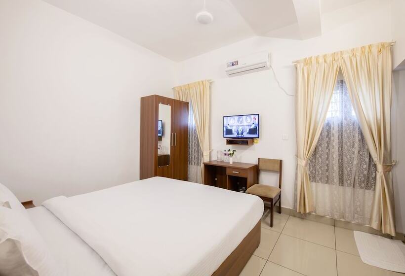 ホテル Sunstar Residency & Food Plaza Pala