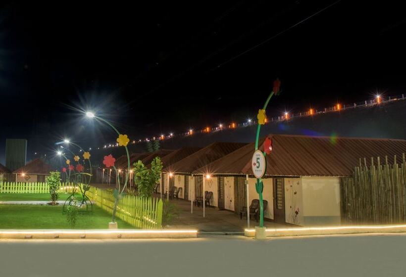 בית מלון כפרי Praveg Tent City Narmada, Statue Of Unity