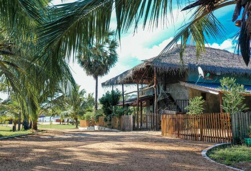 בית מלון כפרי The Cove Pasikuda