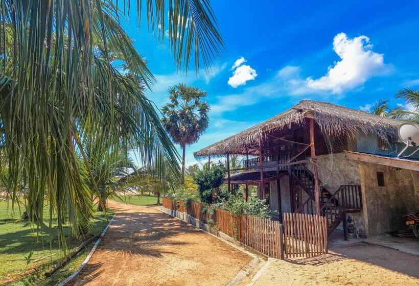 בית מלון כפרי The Cove Pasikuda