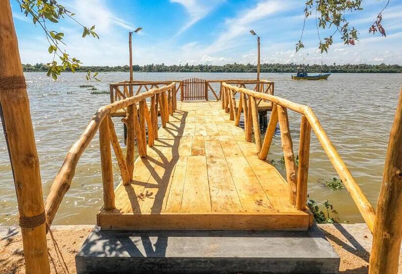 בית מלון כפרי The Cove Pasikuda