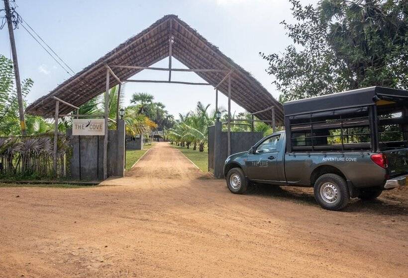 בית מלון כפרי The Cove Pasikuda