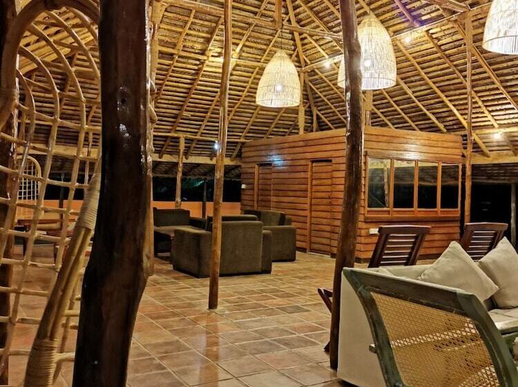 בית מלון כפרי The Cove Pasikuda