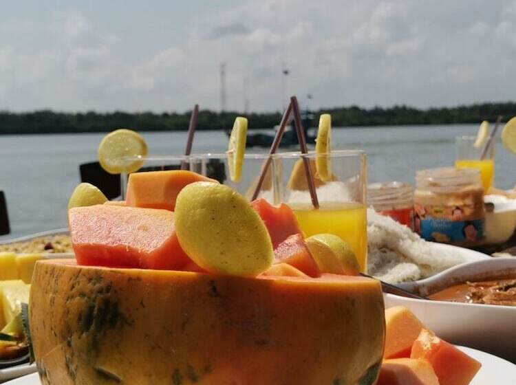 בית מלון כפרי The Cove Pasikuda