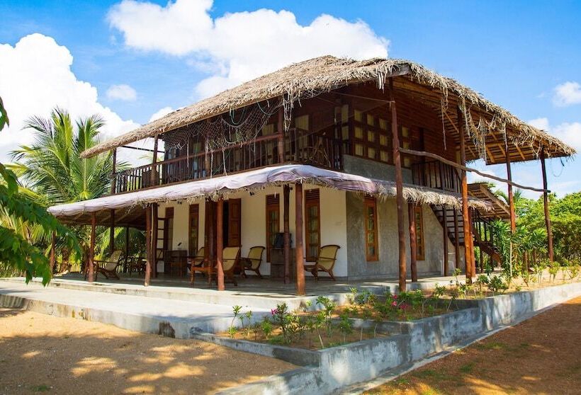 בית מלון כפרי The Cove Pasikuda