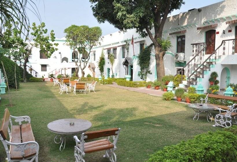 فندق The Fort Nalagarh