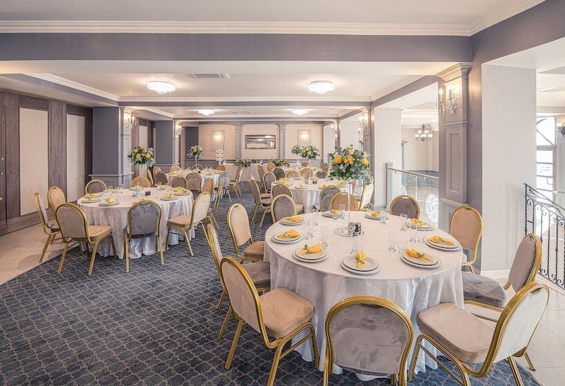 ホテル The Frontier