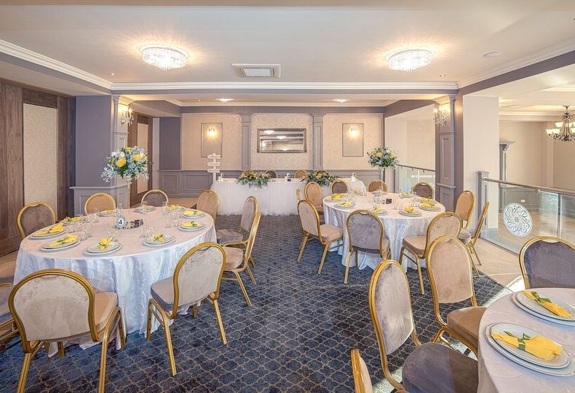 ホテル The Frontier