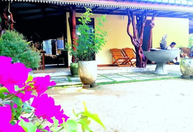 ホテル The Wisdom Home