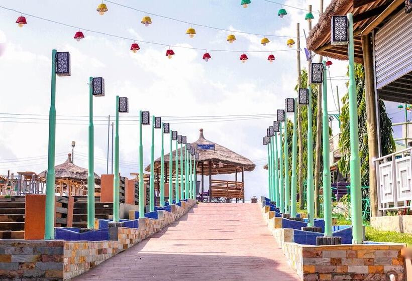 Отель Triple Hill