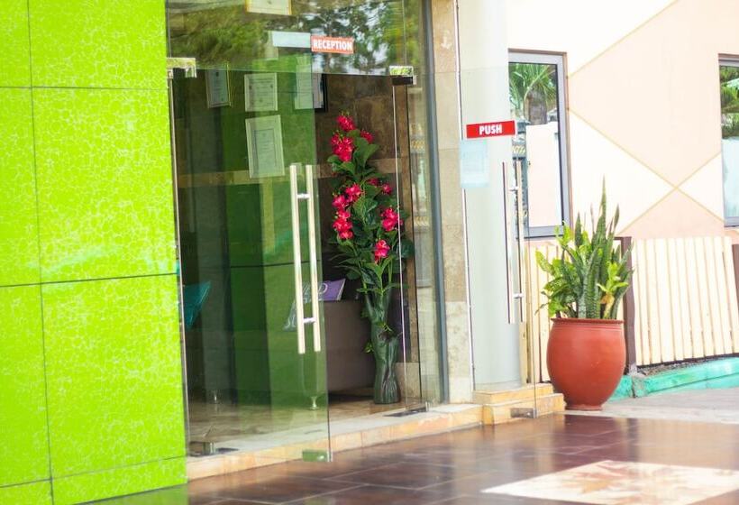 Отель Triple Hill