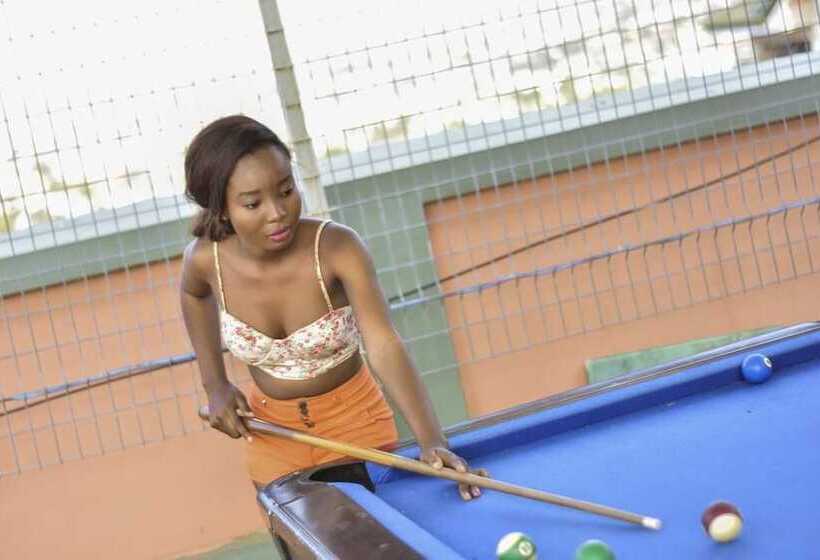 Отель Triple Hill