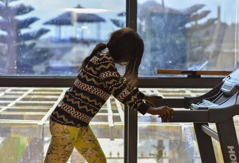 Отель Triple Hill