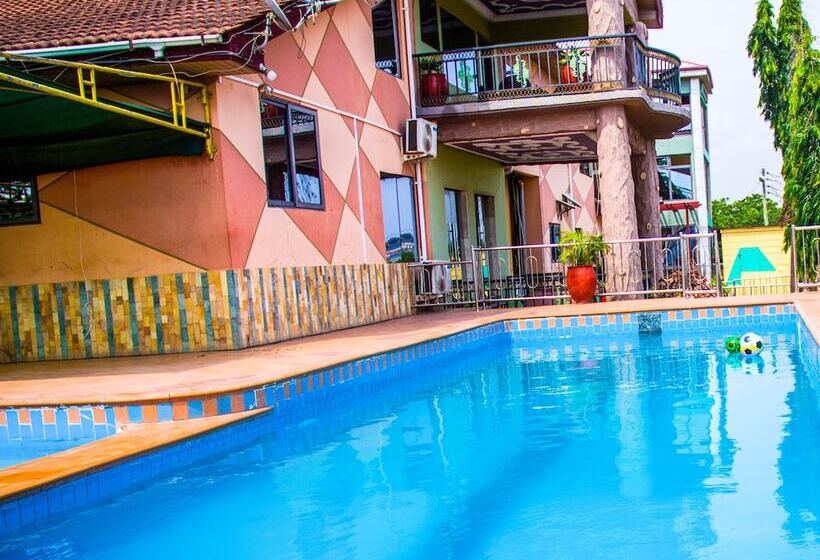 Отель Triple Hill