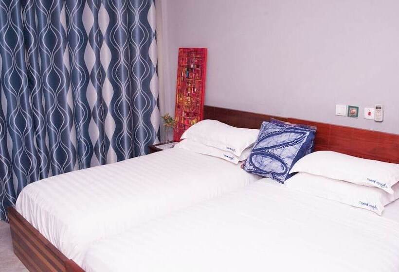 Отель Triple Hill