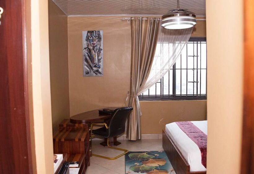 Отель Triple Hill