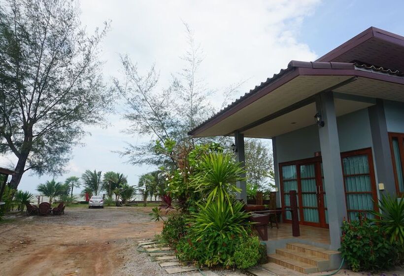 Отель Veerada Boutique Home