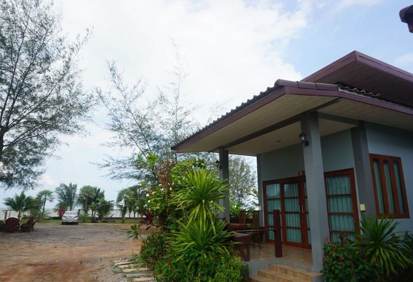 Отель Veerada Boutique Home