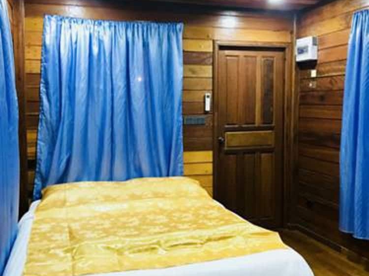 فندق We Care Resort