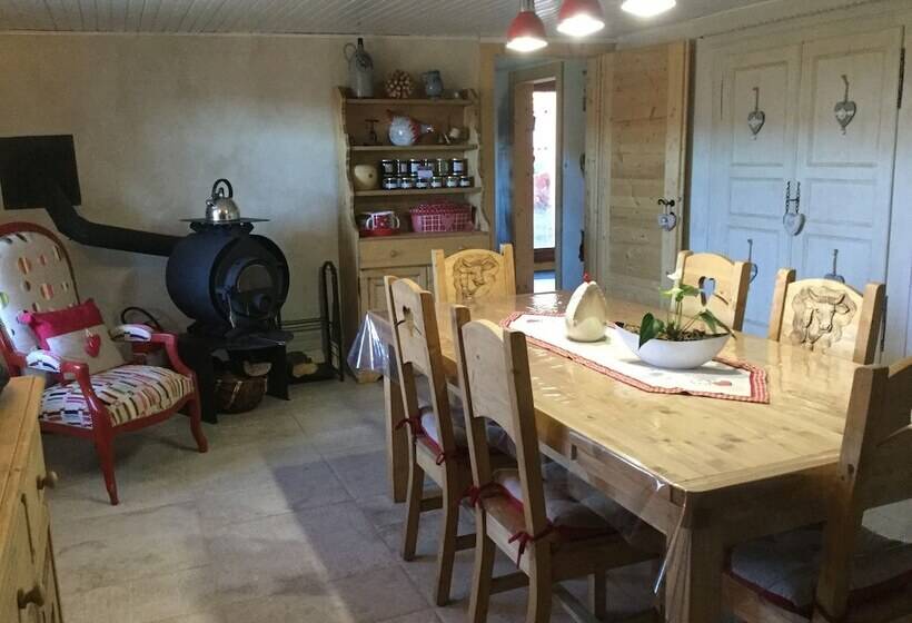 La Ferme De Là Haut B&b