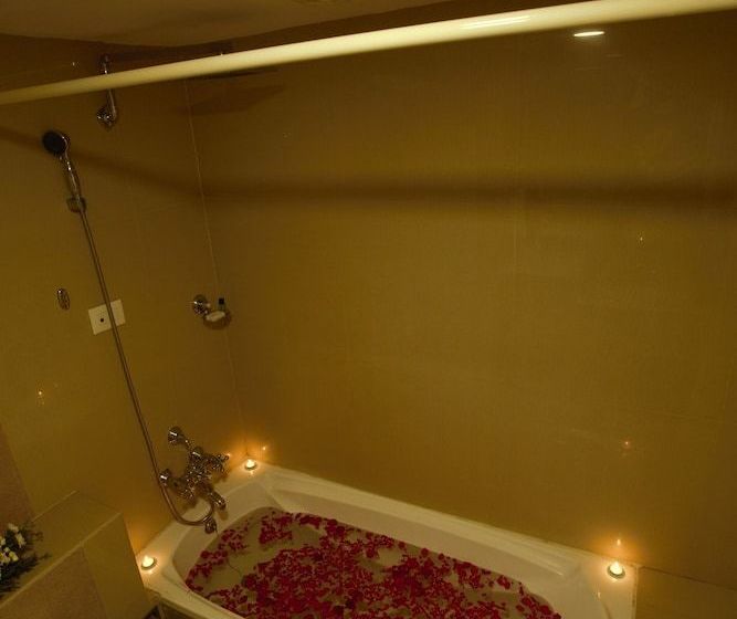 Oxygen Resorts Alleppey