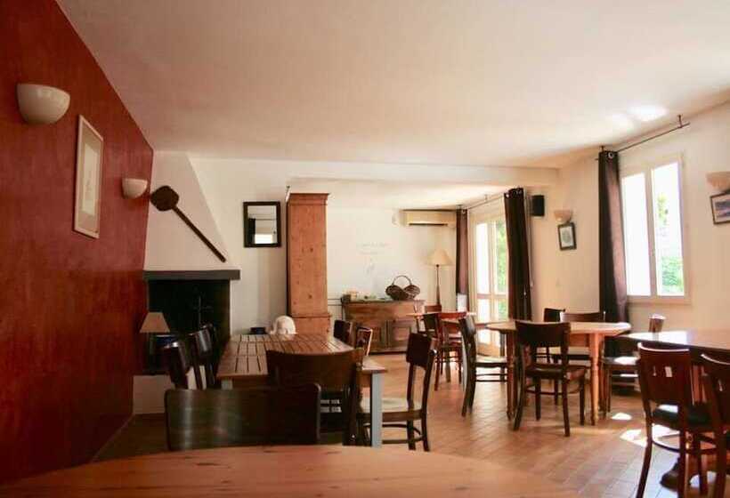 펜션 Auberge De Tesa