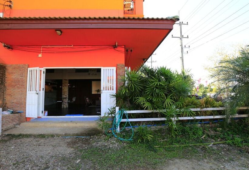 بنسيون Botanic Garden Nan Guest House