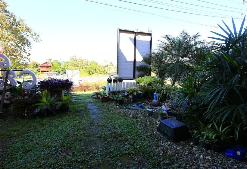 بنسيون Botanic Garden Nan Guest House