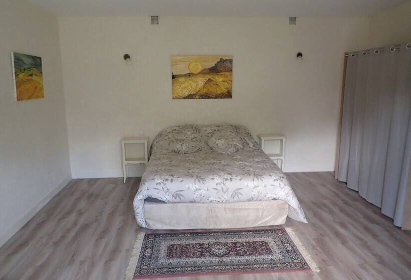 بنسيون Domaine Du Moulin Neuf