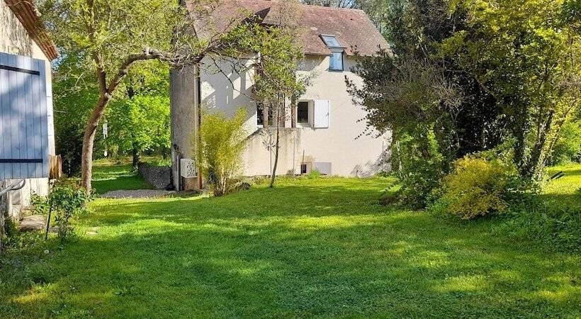 פנסיון Domaine Pastel