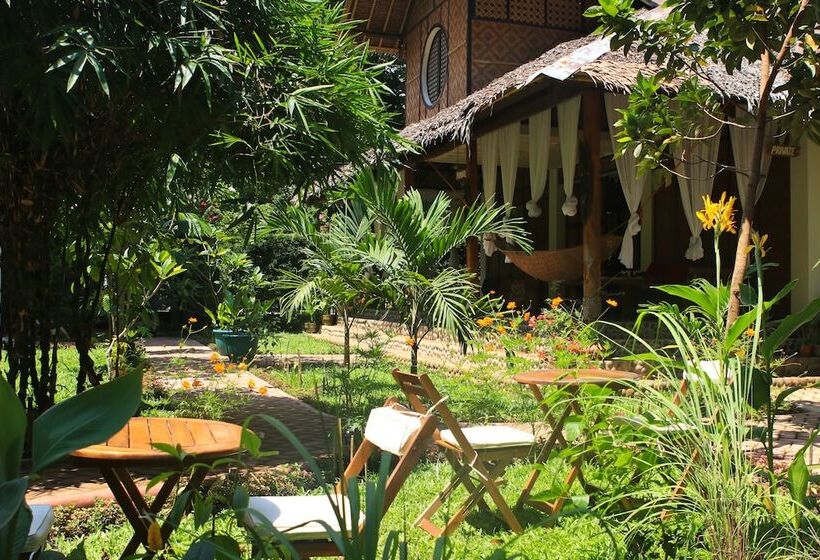 پانسیون Fox & The Firefly Cottages