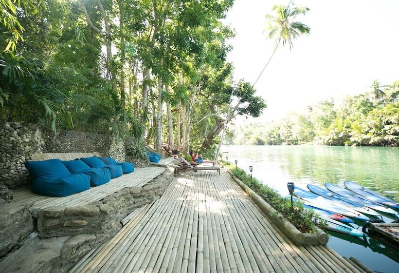 پانسیون Fox & The Firefly Cottages