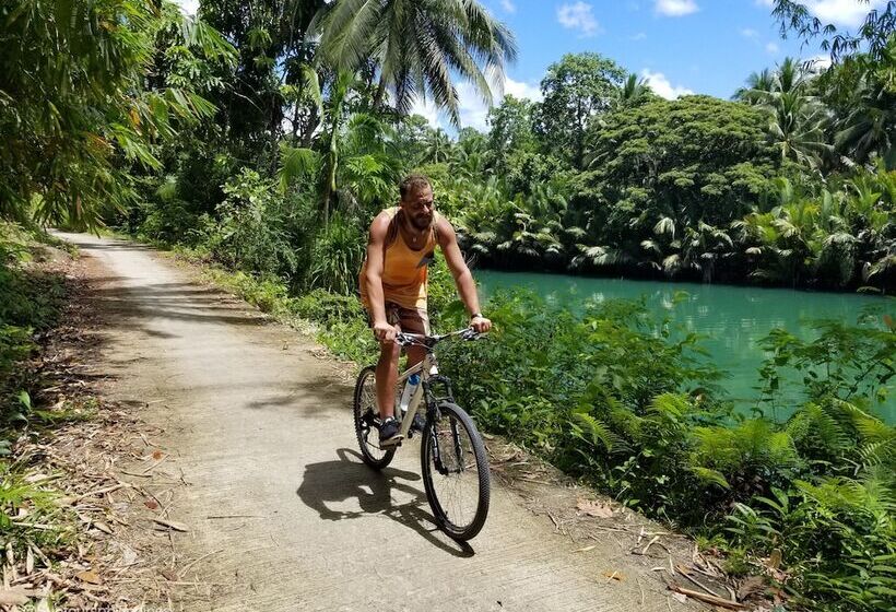 پانسیون Fox & The Firefly Cottages