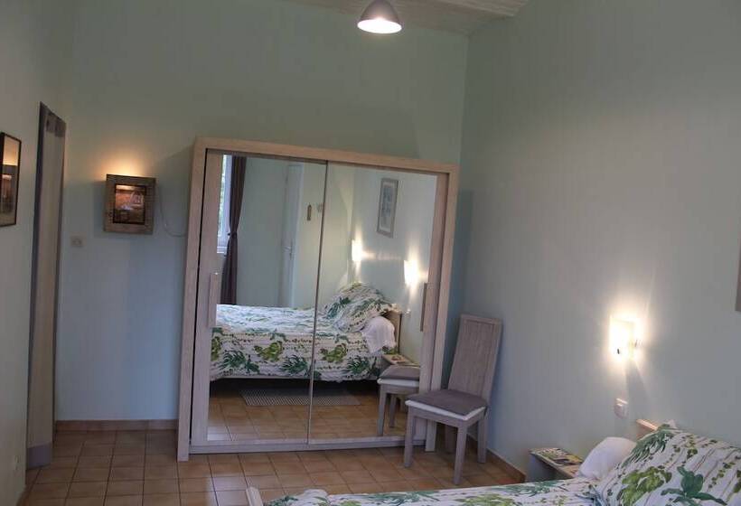 Пансион Gite Du Chateau De Mecquignies