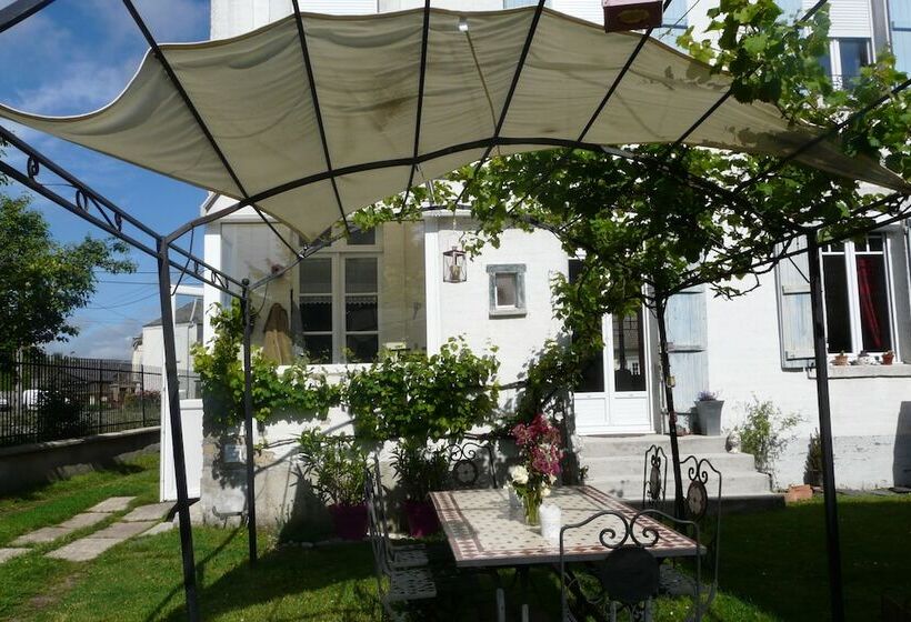 بنسيون La Pie Grièche