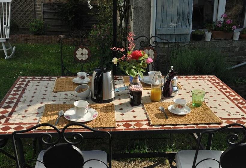 بنسيون La Pie Grièche