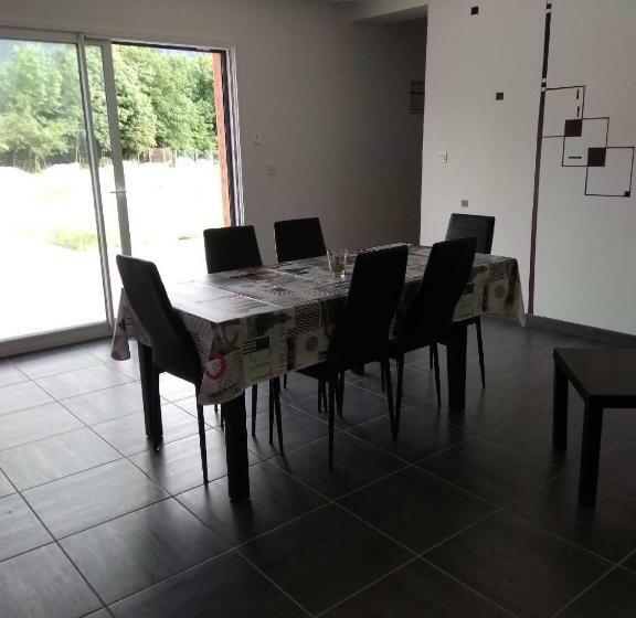 פנסיון La Vallée Des Noyers