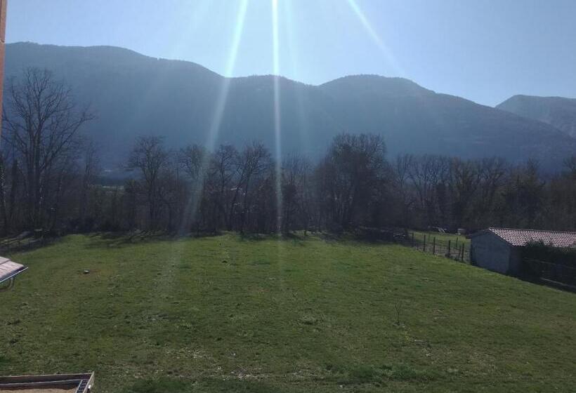 بنسيون La Vallée Des Noyers