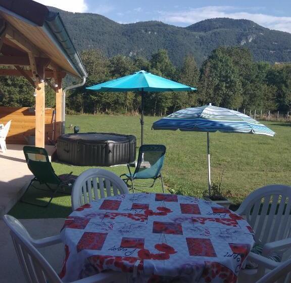 פנסיון La Vallée Des Noyers